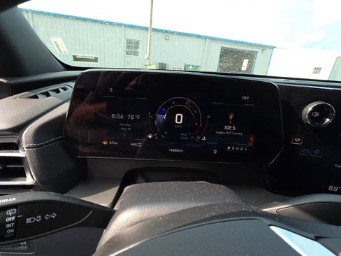 Used 2026 Chevrolet Traverse LT AWD/4WD image 9