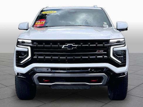 Certified 2025 Chevrolet Suburban Z71 w/ Comfort Package AWD/4WD image 4