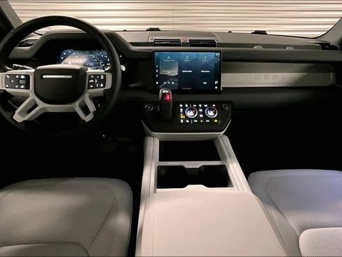 Certified 2025 Land Rover Defender 110 S AWD/4WD image 18