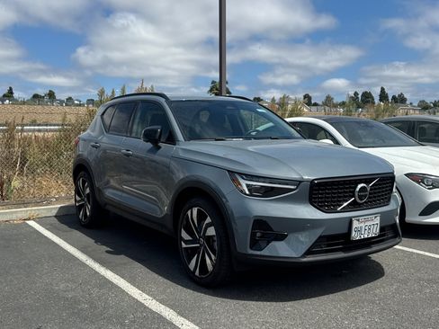 Certified 2023 Volvo XC40 B5 Ultimate w/ Protection Package Premier AWD/4WD image 2