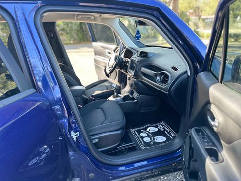 Used 2018 Jeep Renegade Altitude image 6