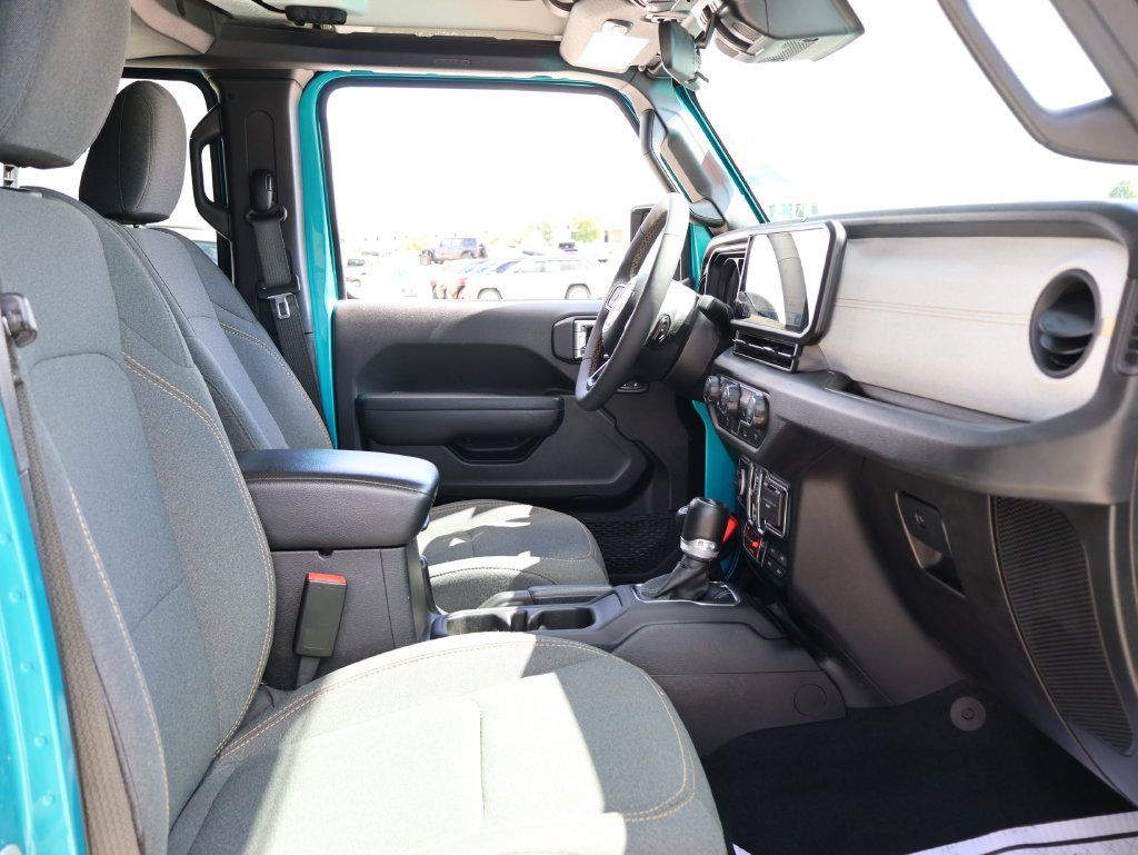 Used 2024 Jeep Wrangler Unlimited AWD/4WD image 8