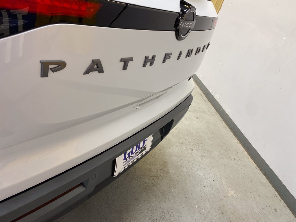 Used 2026 Nissan Pathfinder SL FWD image 17