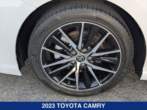 Used 2023 Toyota Camry SE FWD image 9