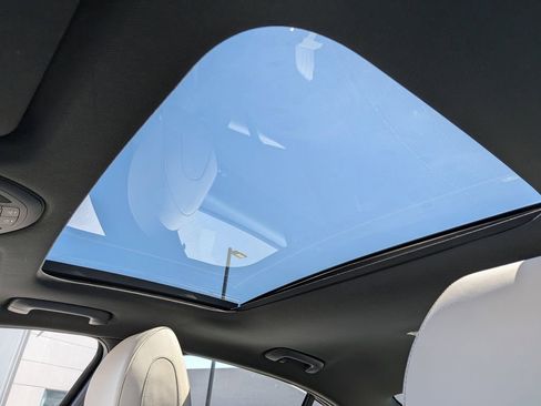 Used 2025 Genesis G70 2.5T w/ Sport Prestige Package image 25