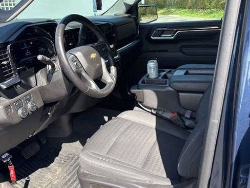 Used 2022 Chevrolet Silverado 1500 LT w/ Z71 Off-Road Package image 12