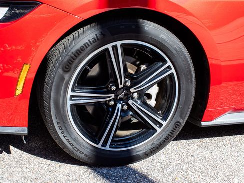 Used 2024 Ford Mustang Coupe image 5