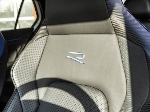 Used 2024 Volkswagen Golf R image 7