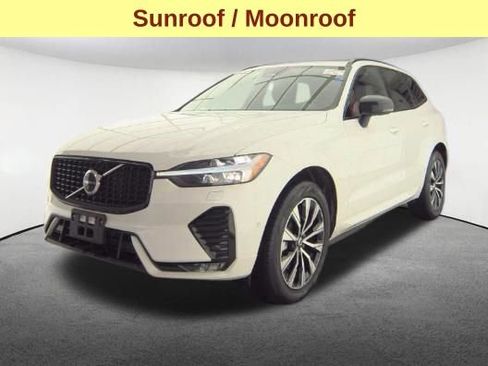 Used 2025 Volvo XC60 B5 Plus image 4