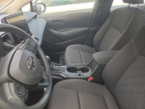 Used 2025 Toyota Corolla LE w/ Convenience Package image 9