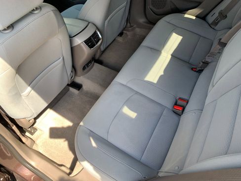 Used 2016 Chevrolet Malibu LT image 24