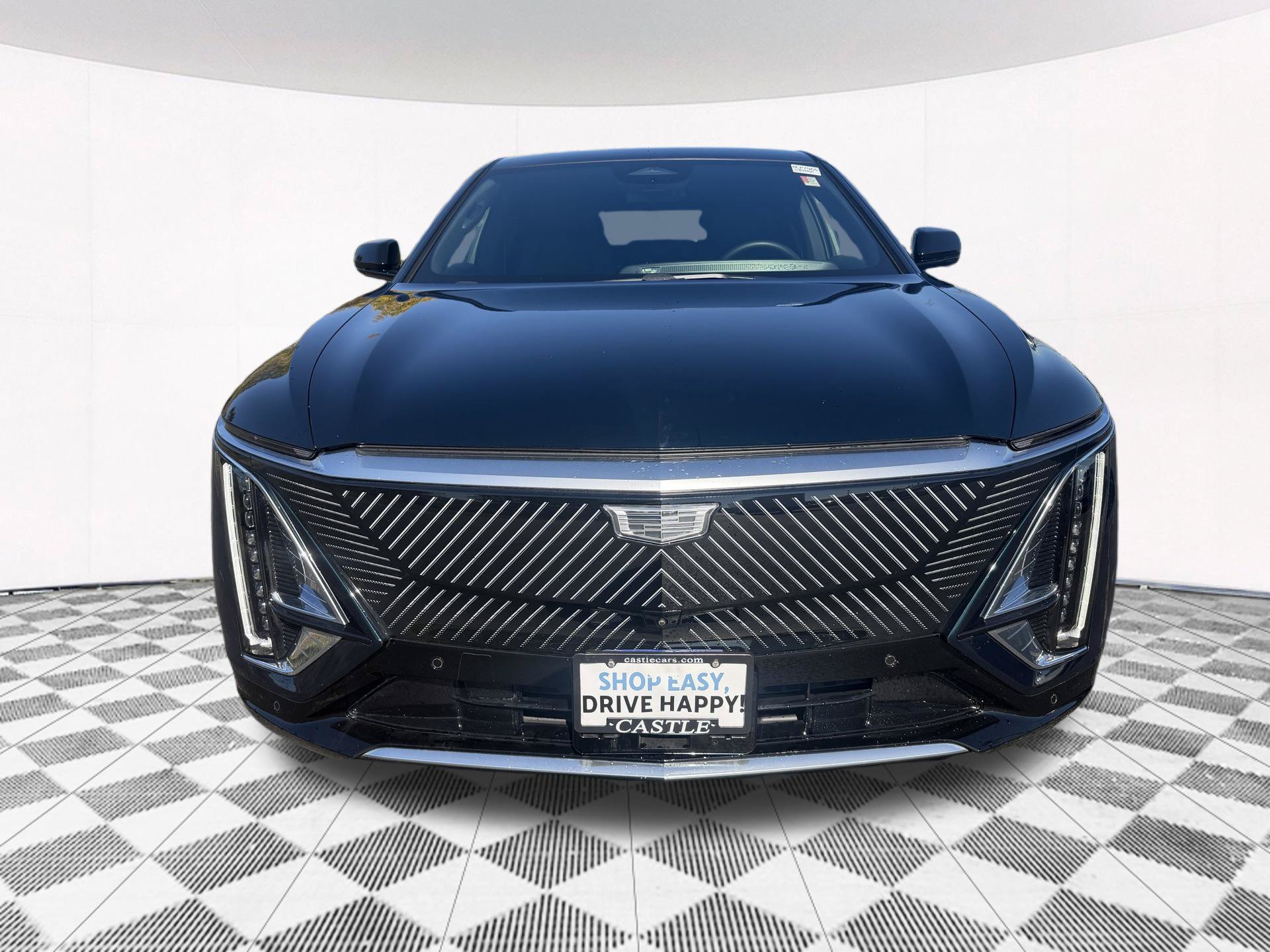 Used 2024 Cadillac Lyriq Luxury AWD/4WD image 2