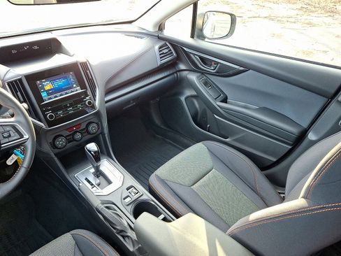 Used 2019 Subaru Crosstrek 2.0i Premium image 17