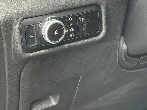 Used 2023 Ford Explorer Limited w/ Limited Technology Package RWD image 24