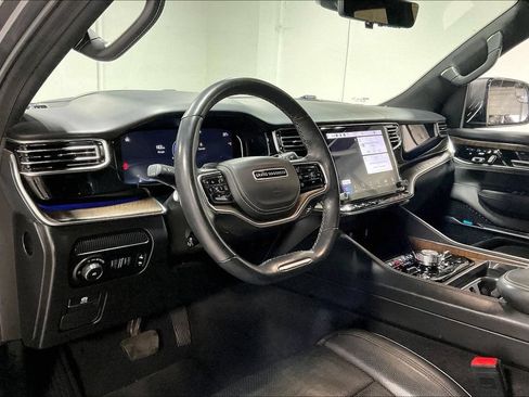 Used 2022 Jeep Grand Wagoneer Series II w/ Premium Group II AWD/4WD image 16