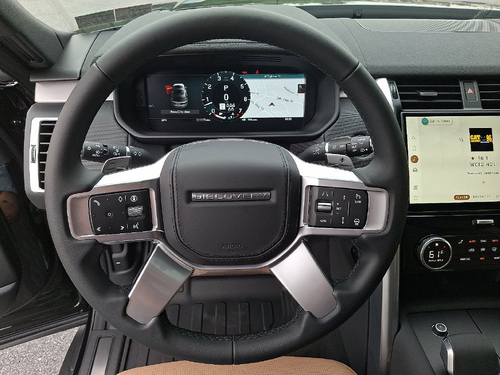 New 2026 Land Rover Discovery Limited Edition AWD/4WD image 11
