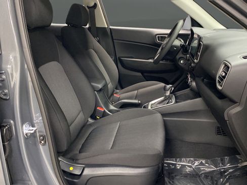 New 2026 Hyundai Venue SE FWD image 23