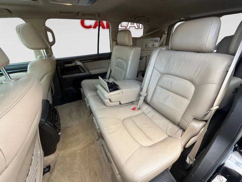 Used 2011 Toyota Land Cruiser w/ Upgrade Pkg AWD/4WD image 16