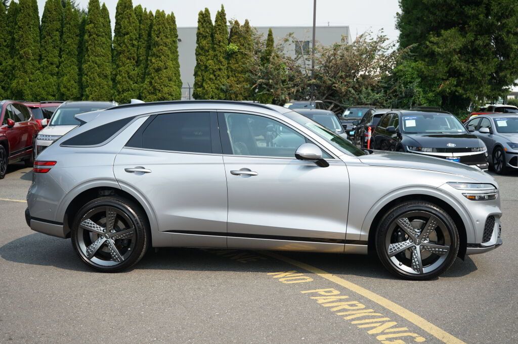 Used 2024 Genesis GV70 3.5T Sport w/ Sport Advanced Package AWD/4WD image 4