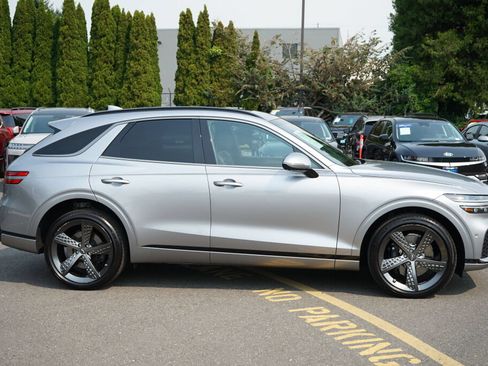 Used 2024 Genesis GV70 3.5T Sport w/ Sport Advanced Package AWD/4WD image 4