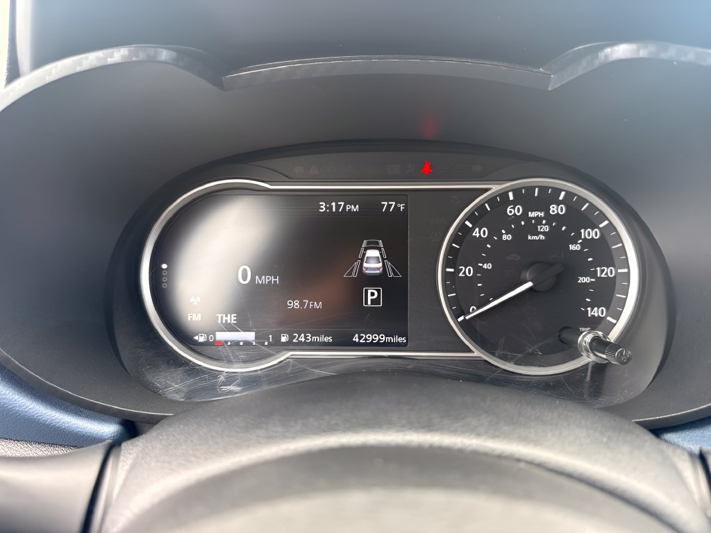 Used 2025 Nissan Versa SV FWD image 19
