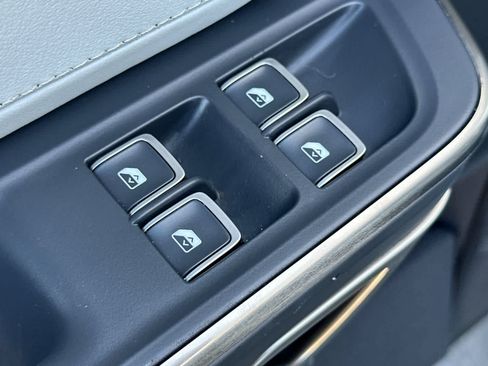 Used 2023 Rivian R1S Adventure AWD/4WD image 14