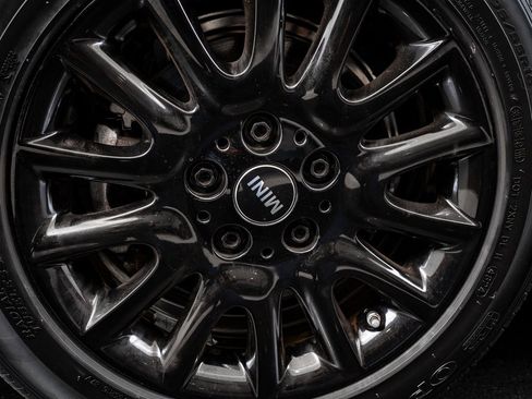 Used 2023 MINI Cooper 2-Door Hardtop image 8