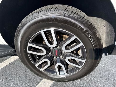 Used 2021 GMC Yukon AT4 image 28