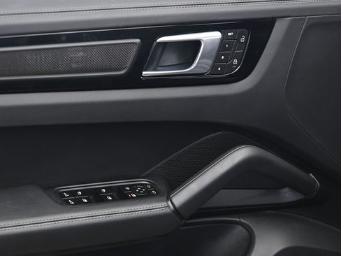 Used 2023 Porsche Cayenne Turbo GT image 26