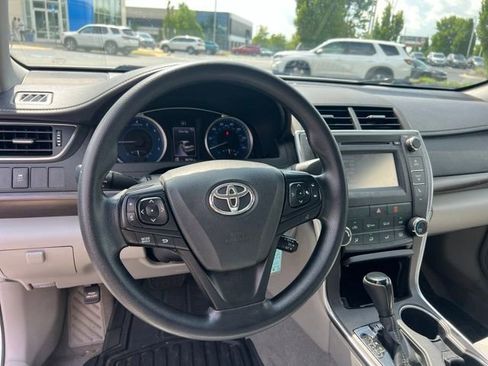 Used 2016 Toyota Camry LE FWD image 12
