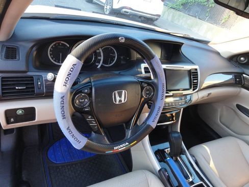 Used 2017 Honda Accord EX-L image 14