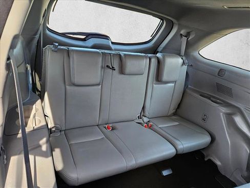Used 2018 Toyota Highlander XLE AWD/4WD image 16