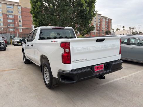 Used 2023 Chevrolet Silverado 1500 W/T w/ Trailering Package image 2