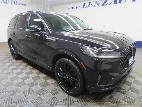 Used 2025 Lincoln Aviator Reserve w/ Equipment Group 201A image 3
