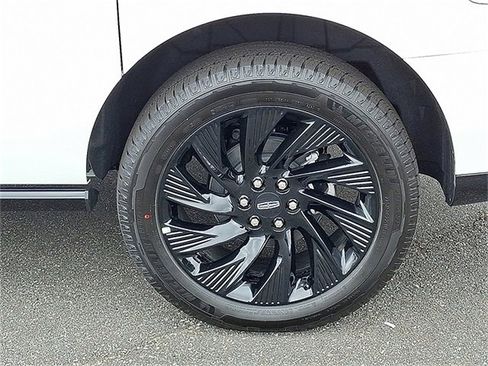 New 2025 Lincoln Navigator L Reserve w/ Jet Appearance Package image 6