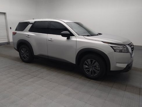 Used 2024 Nissan Pathfinder S FWD image 11