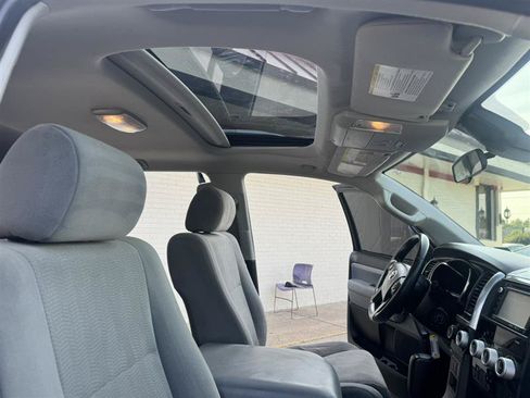 Used 2018 Toyota Sequoia SR5 AWD/4WD image 13