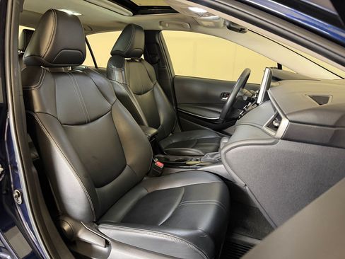 Used 2022 Toyota Corolla XLE FWD image 25