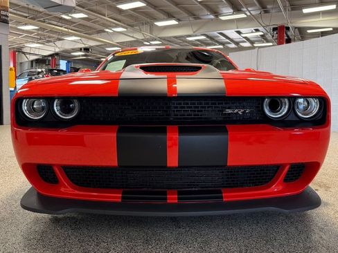 Used 2016 Dodge Challenger SRT Hellcat RWD image 2