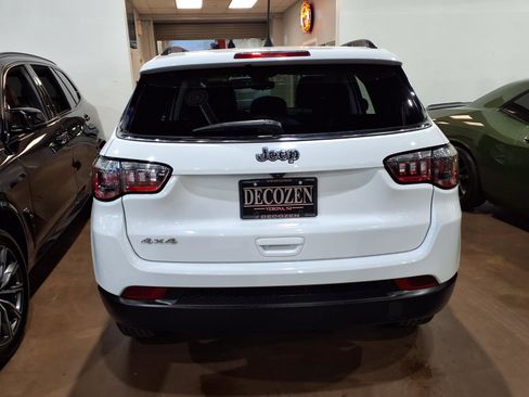 Used 2022 Jeep Compass Latitude AWD/4WD image 5