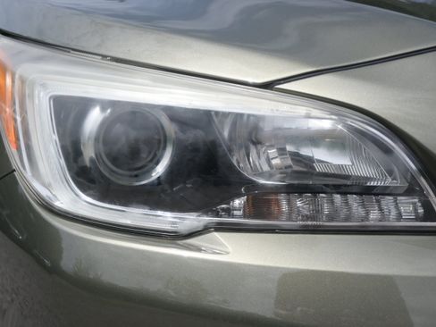 Used 2015 Subaru Outback 2.5i Limited AWD/4WD image 11