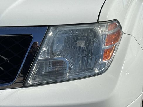 Used 2021 Nissan Frontier SV image 10