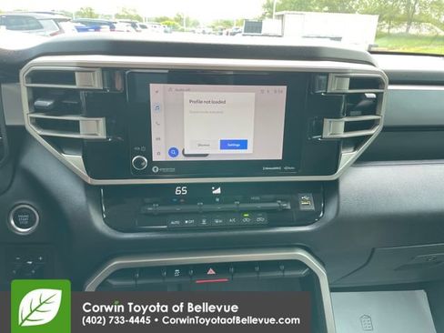 Used 2022 Toyota Tundra SR5 w/ SR5 Convenience Package AWD/4WD image 11