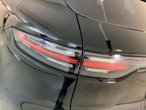 Used 2020 Porsche Cayenne Turbo image 28