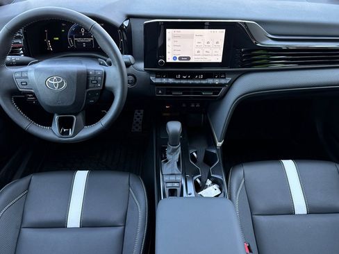 New 2026 Toyota Camry Hybrid FWD image 15
