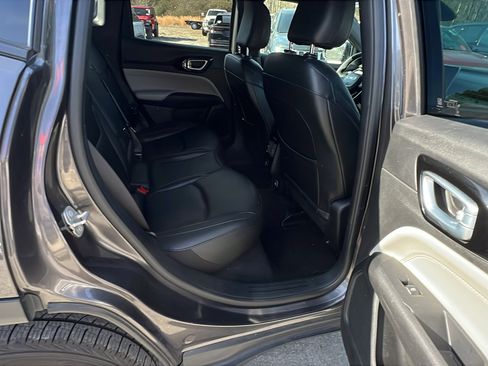 Used 2024 Jeep Compass Limited image 21