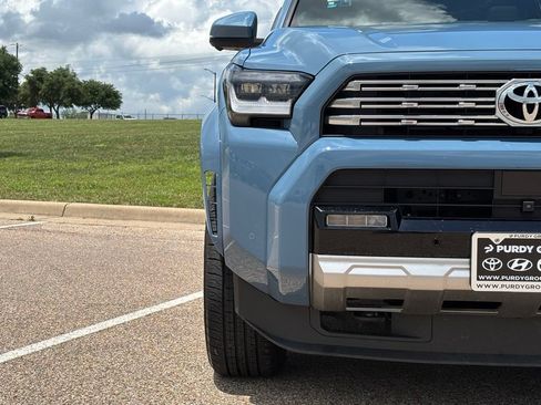 Used 2025 Toyota 4Runner Limited w/ Tow Technology Package AWD/4WD image 4