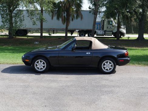 Used 1997 MAZDA MX-5 Miata RWD image 70