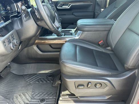Certified 2025 Chevrolet Silverado 1500 RST AWD/4WD image 9