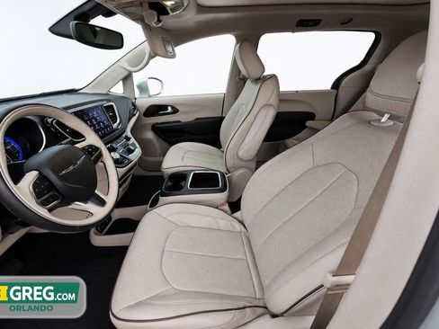 Used 2020 Chrysler Pacifica Limited FWD image 10